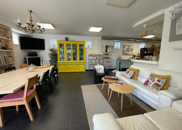 Casa Acougo, 3*